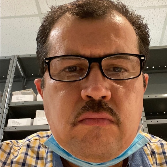 Meet your Posher, Cesar - Picture 1 of 1